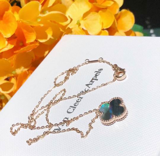 Van Cleef & Arpels necklace lyh05